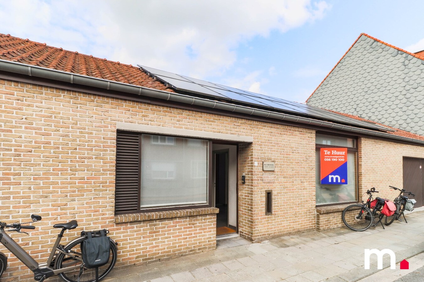 Topper te Heule! Praktijk met wachtzaal op commerci&#235;le ligging! 