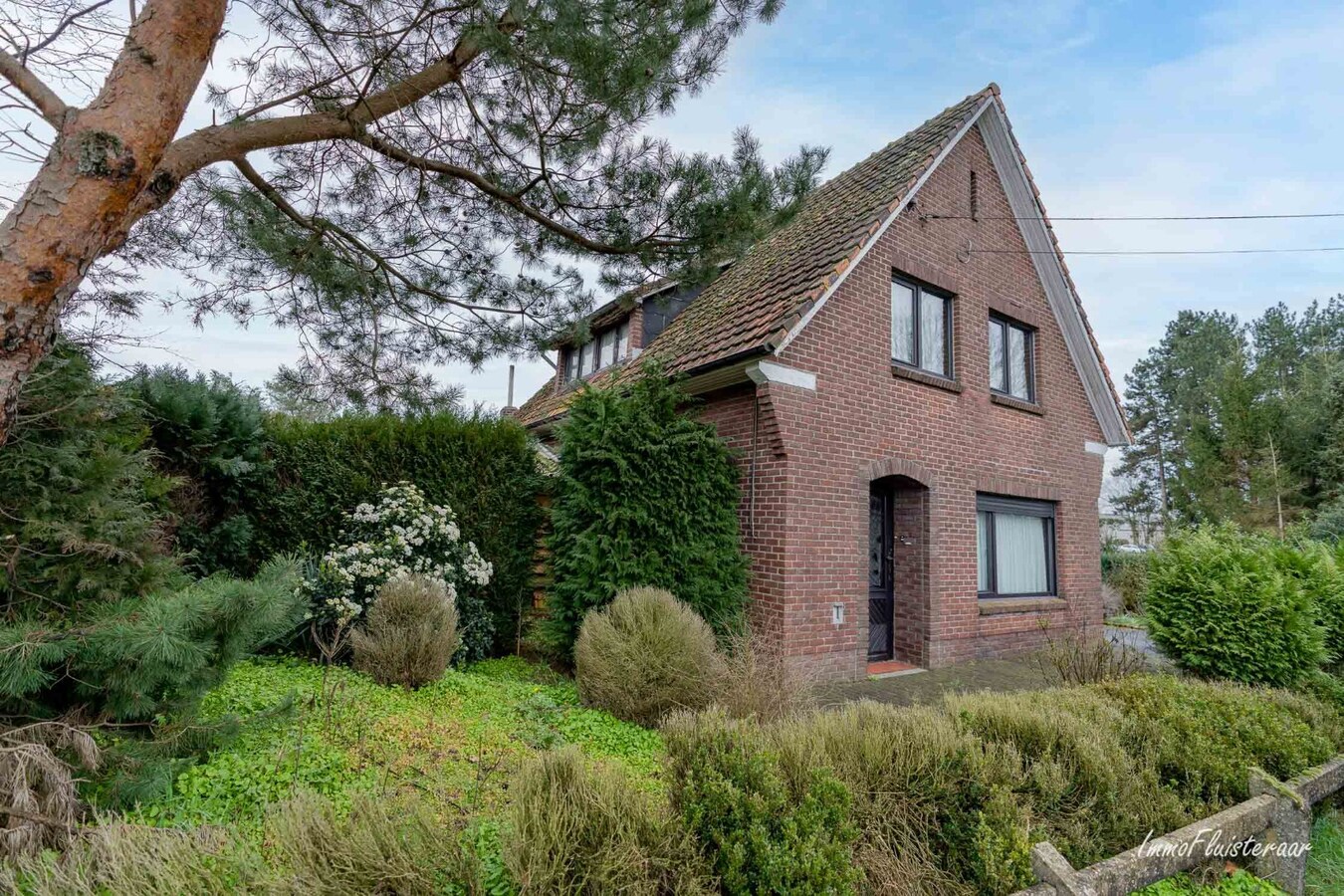 Mooi gelegen te renoveren woning met grond op ca. 58 are te Peer 