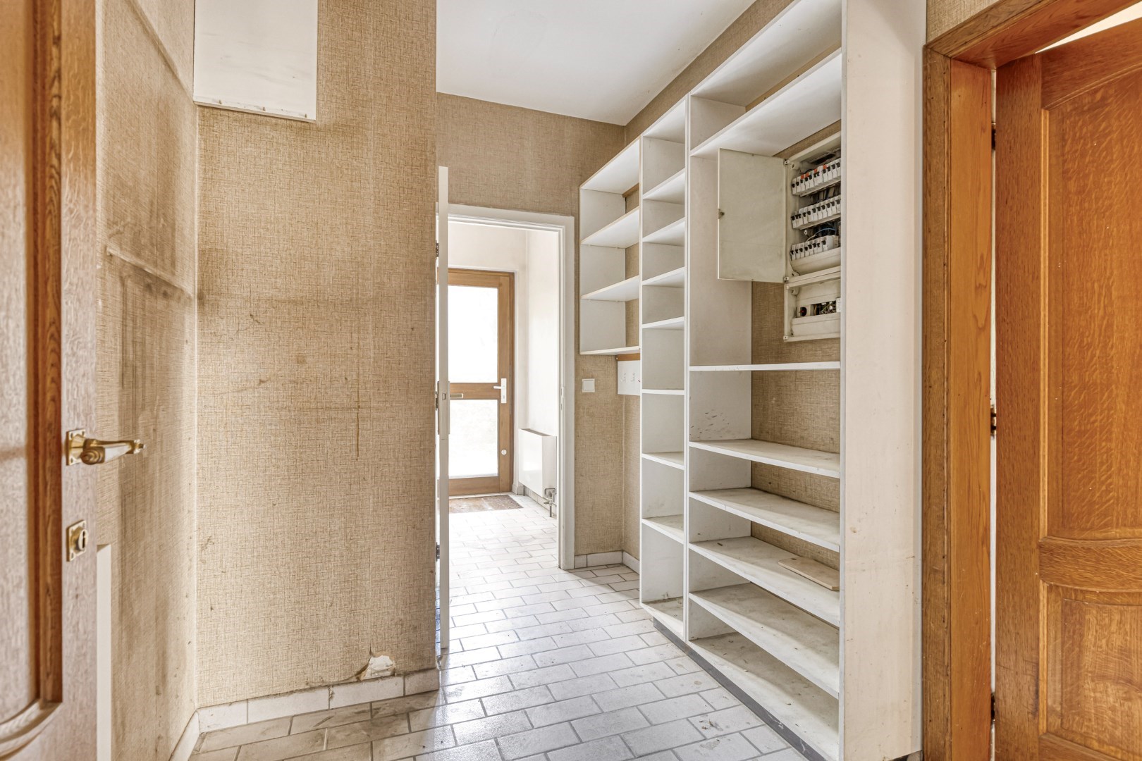 Ruime gezinswoning met 5 slaapkamers, praktijkruimte en dubbele garage in Kessel-Lo – EPC 337 kWh/m&#178; – bewoonbare oppervlakte ca. 301 m&#178; 