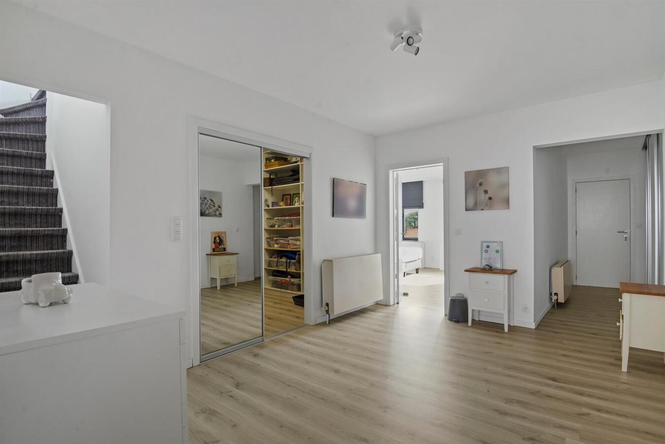 Gerenoveerd duplex appartement met ruim terras! 