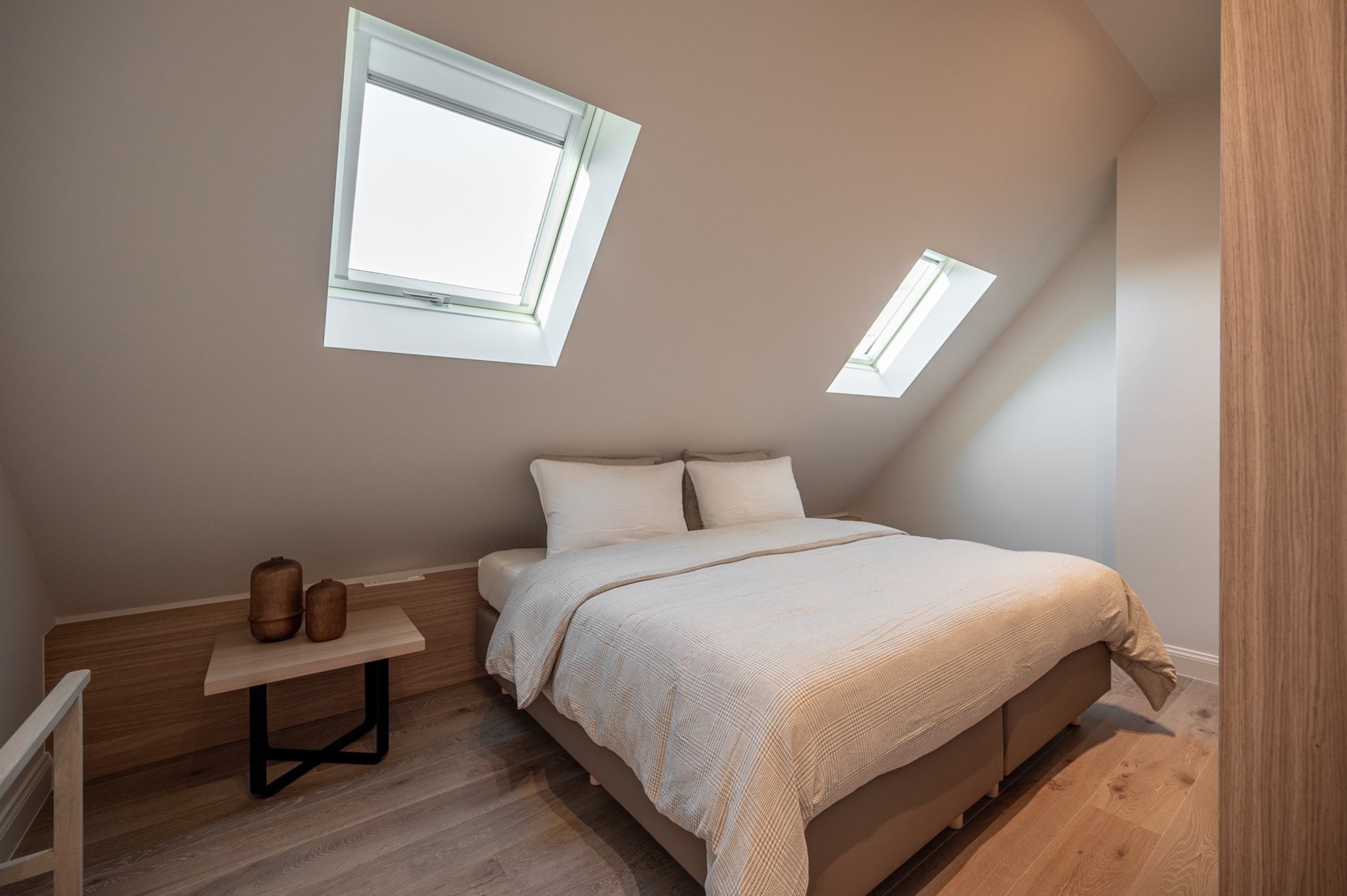 Nieuwbouw duplex appartement met prachtige zichten op de minigolf en zijdelings zeezicht gelegen vlakbij de Kustlaan te Knokke. 