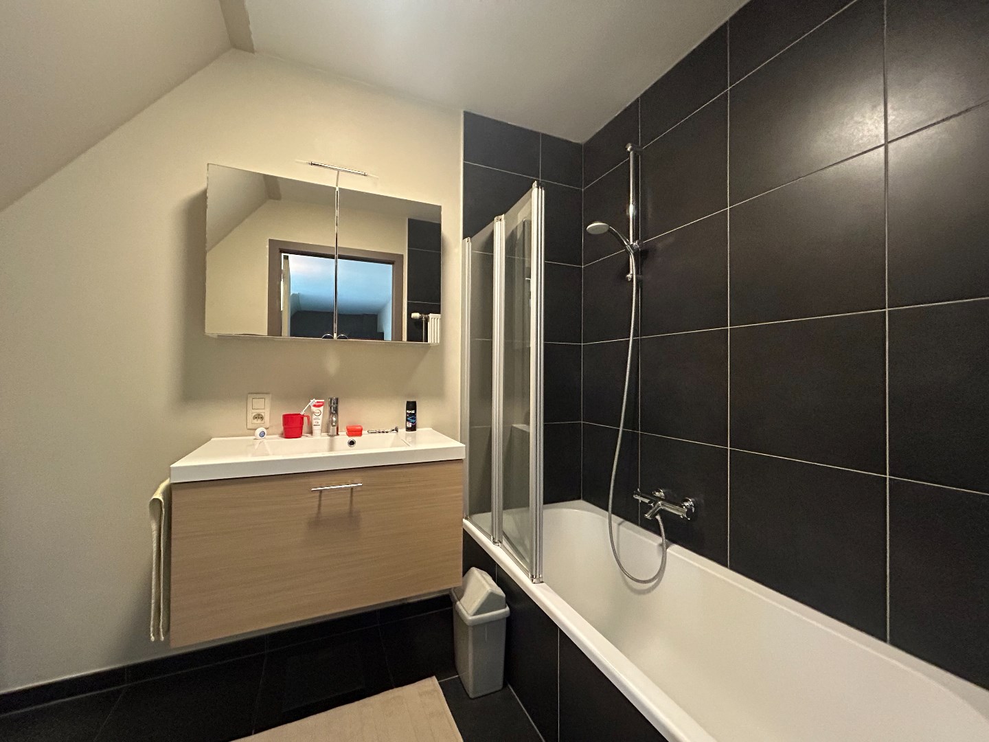Recent, energiezuinig appartement met 1 slpk. in Geel 