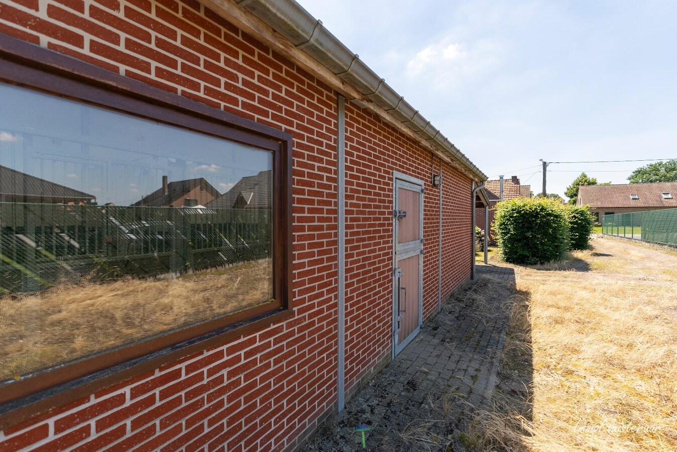 Charmante woning met paardenstallen op ca. 80 are te Peer 