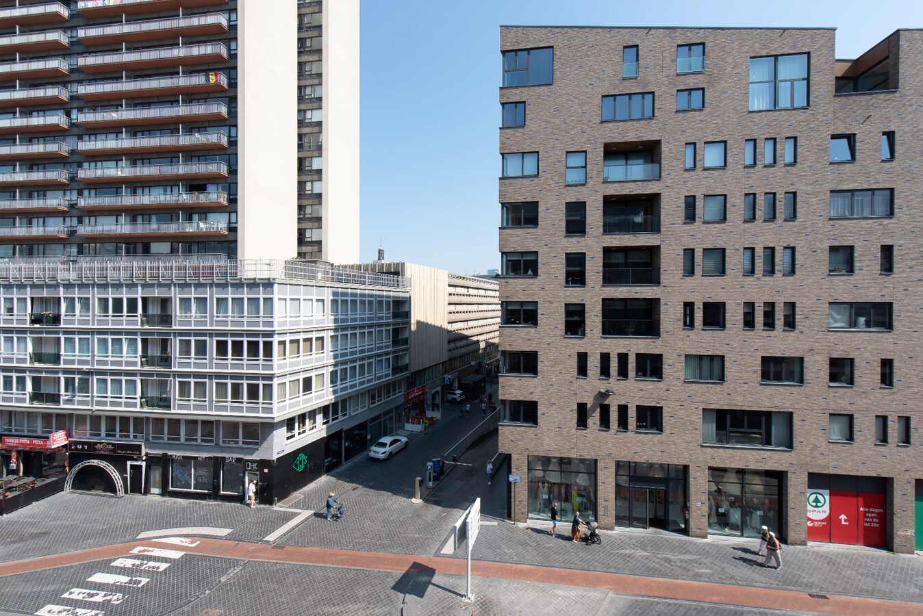 Prachtig ruim en lichtrijk hoekappartement met zeezicht ! 