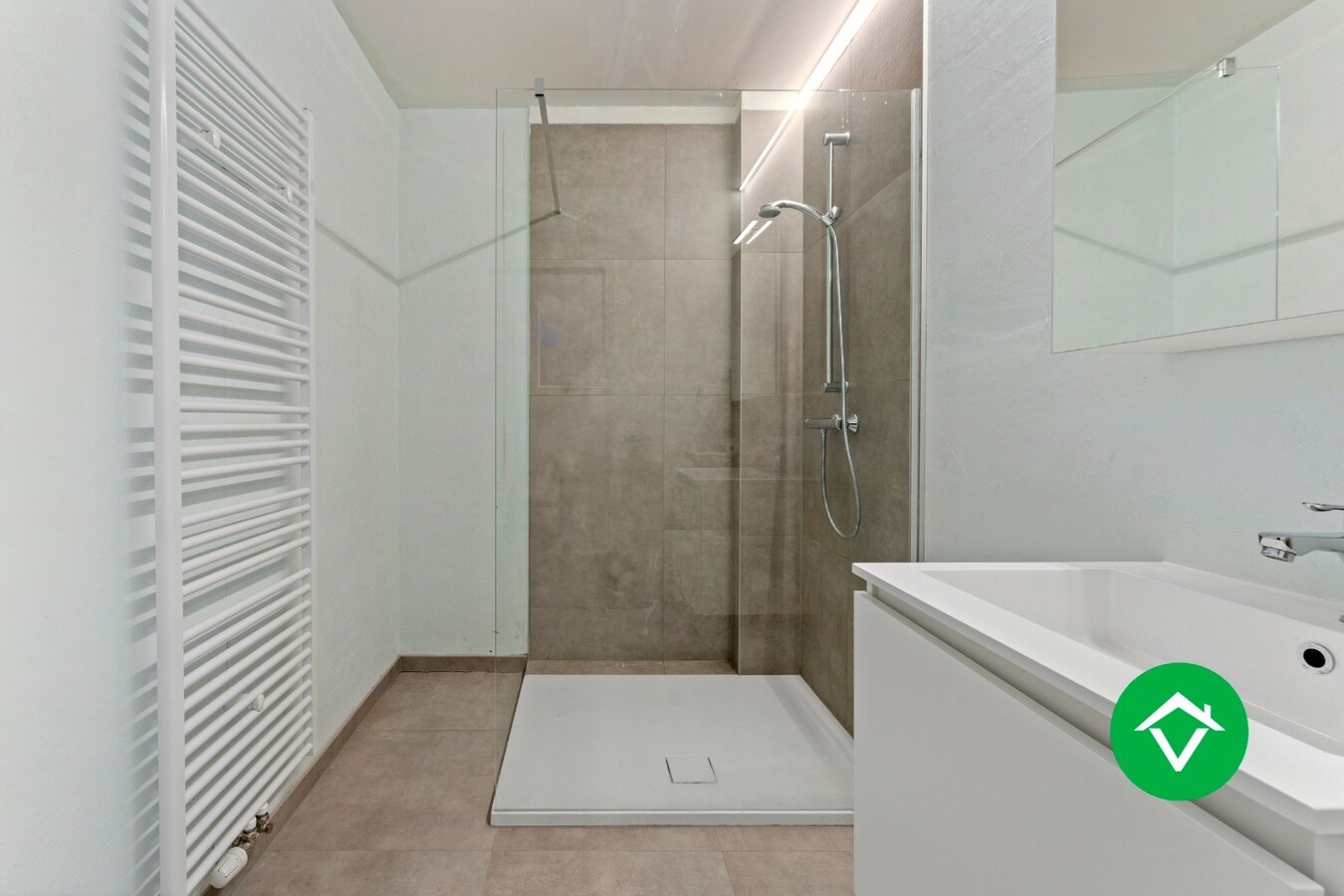 Appartement met autostandplaats te Leke 