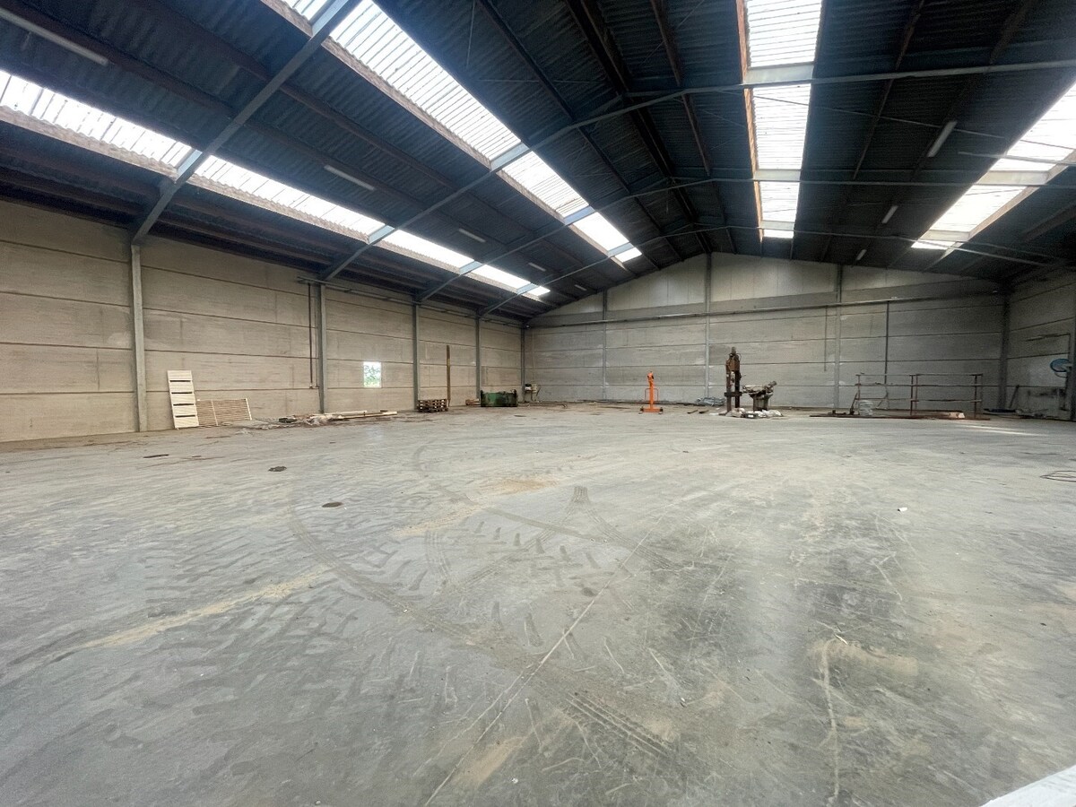 Loods 750 m&#178; te Passendale - Huurprijs 2,5 € per m&#178;/mnd 