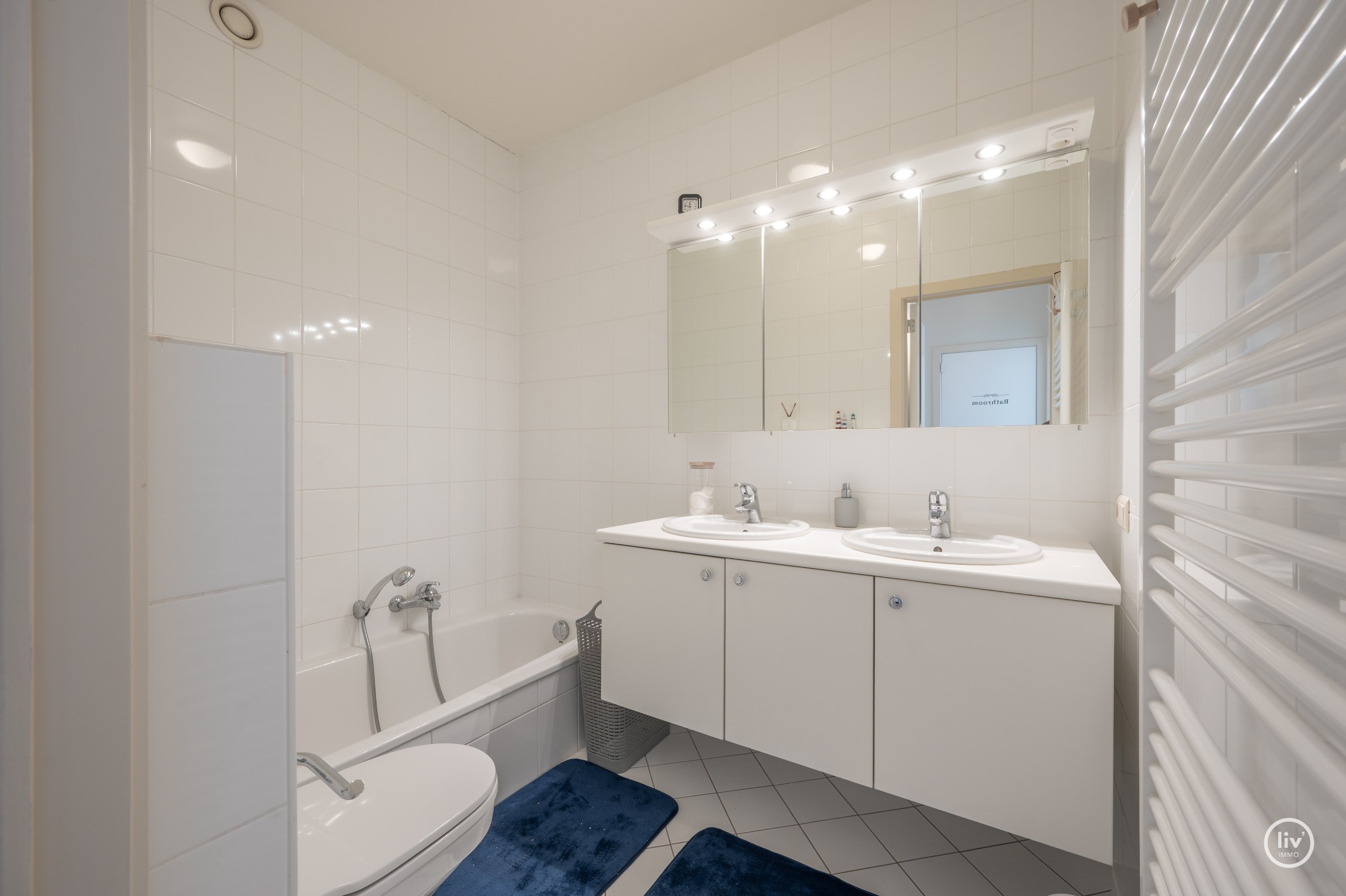 Instapklaar appartement met mooi zonneterras, gelegen op de Dumortierlaan. 