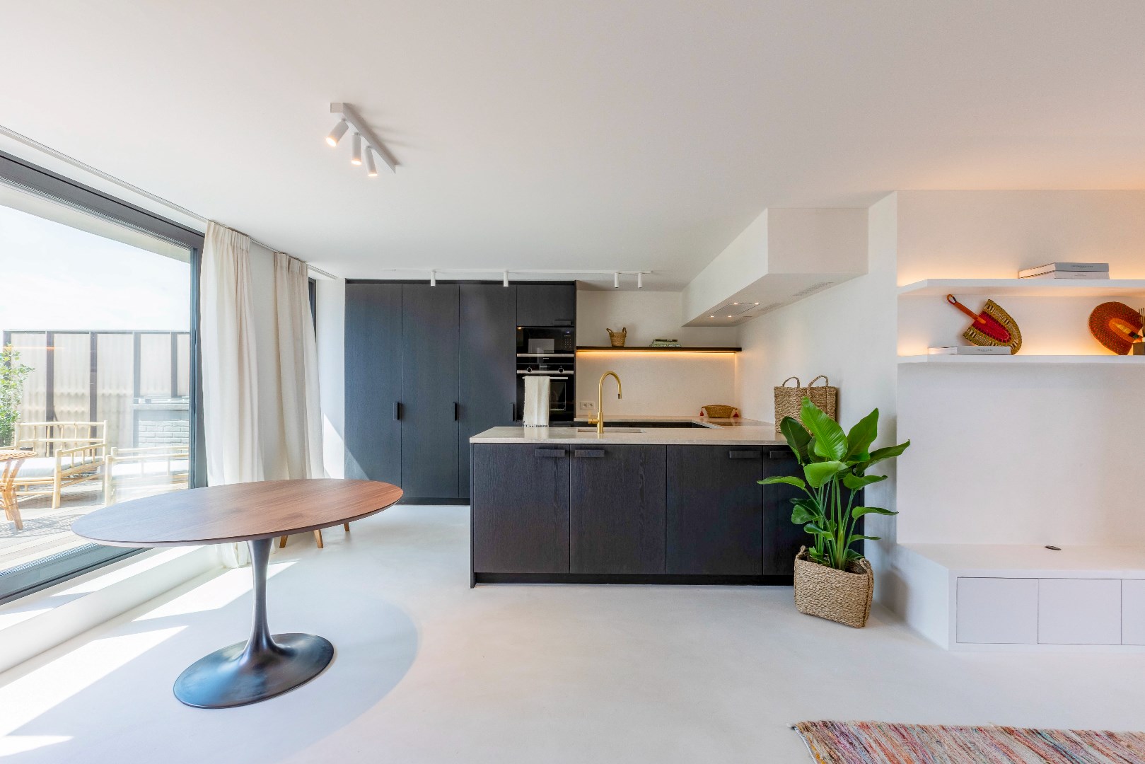 Unieke penthouse met 2 slaapkamers, 2 ruime terrassen en garage 