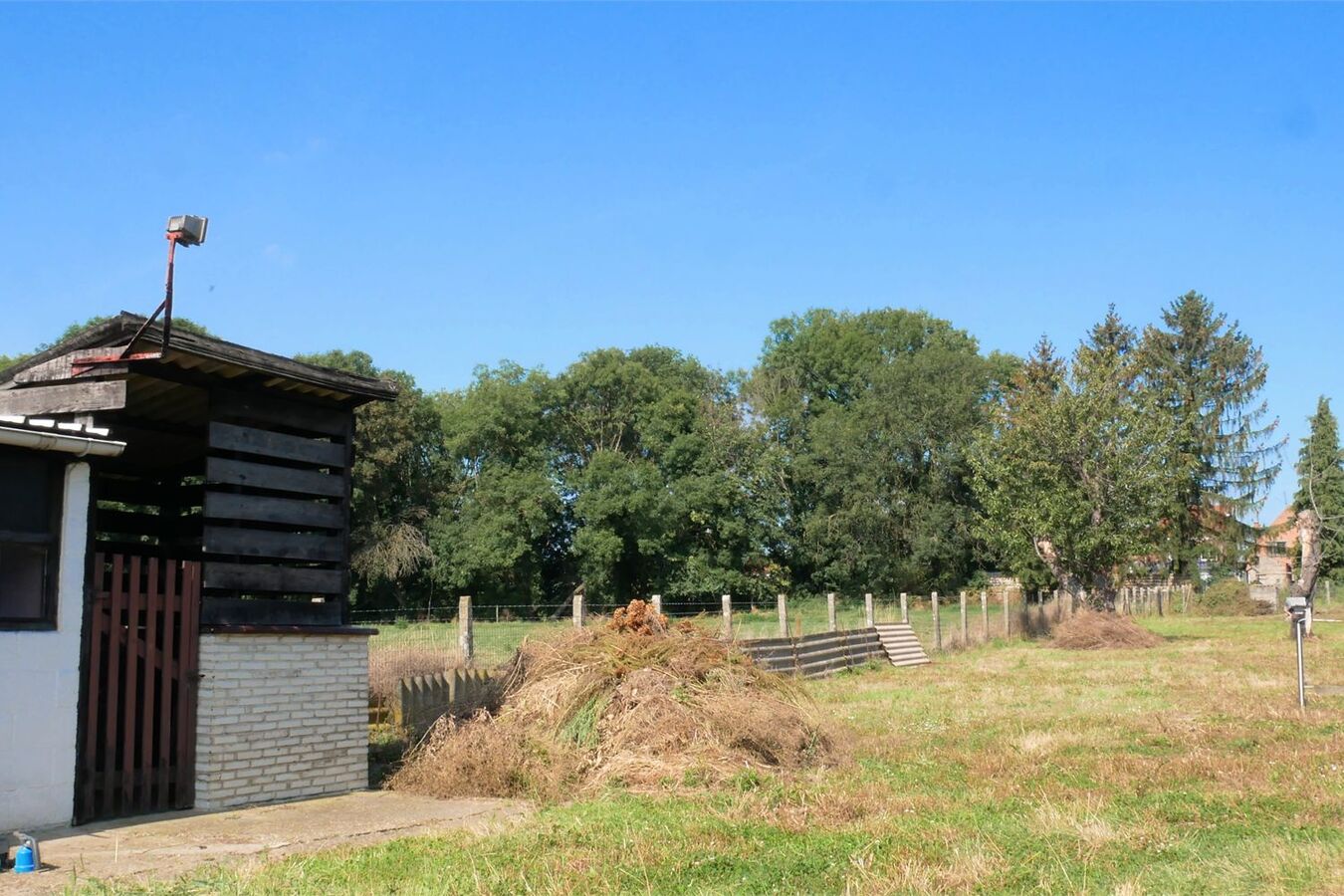 Semi-bungalow op royaal perceel van 1779 m&#178; 