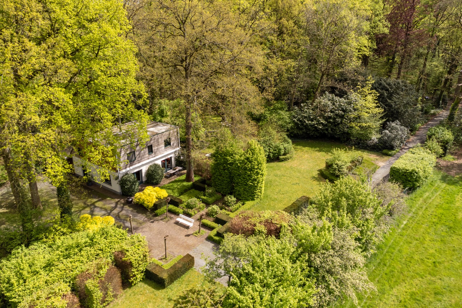 Unieke vrijstaande woning in het groen 