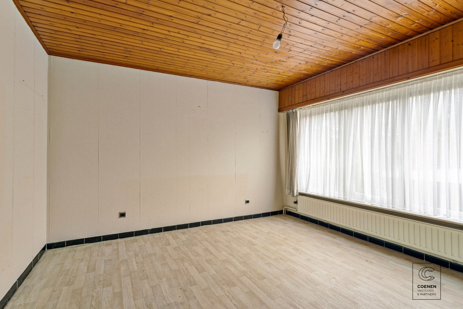 Renovatieproject met 4a5 slpk&#39;s, bew. opp. van 236m&#178; op een perceel van maar liefst 4.057 m&#178; te Westmalle! 