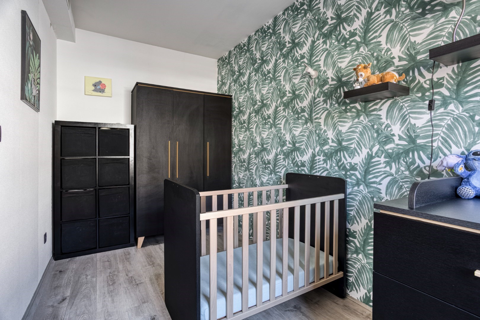Energiezuinig gelijkvloers 2 slpk. appartement met 2 garages en staanplaats in Leopoldsburg 