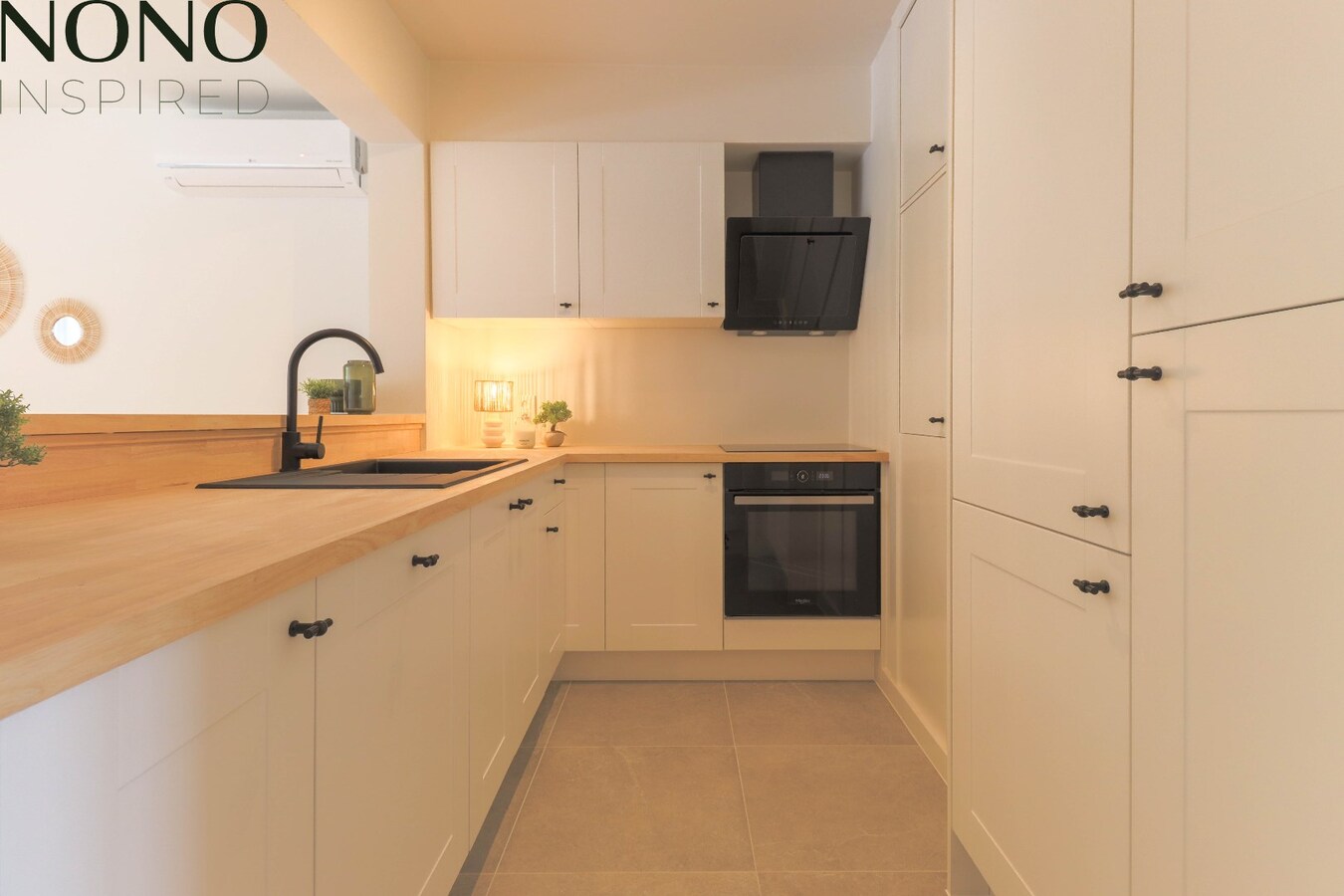 TOPLIGGING : Instapklaar 2 slaapkamer appartement met garage, terras en berging ! 