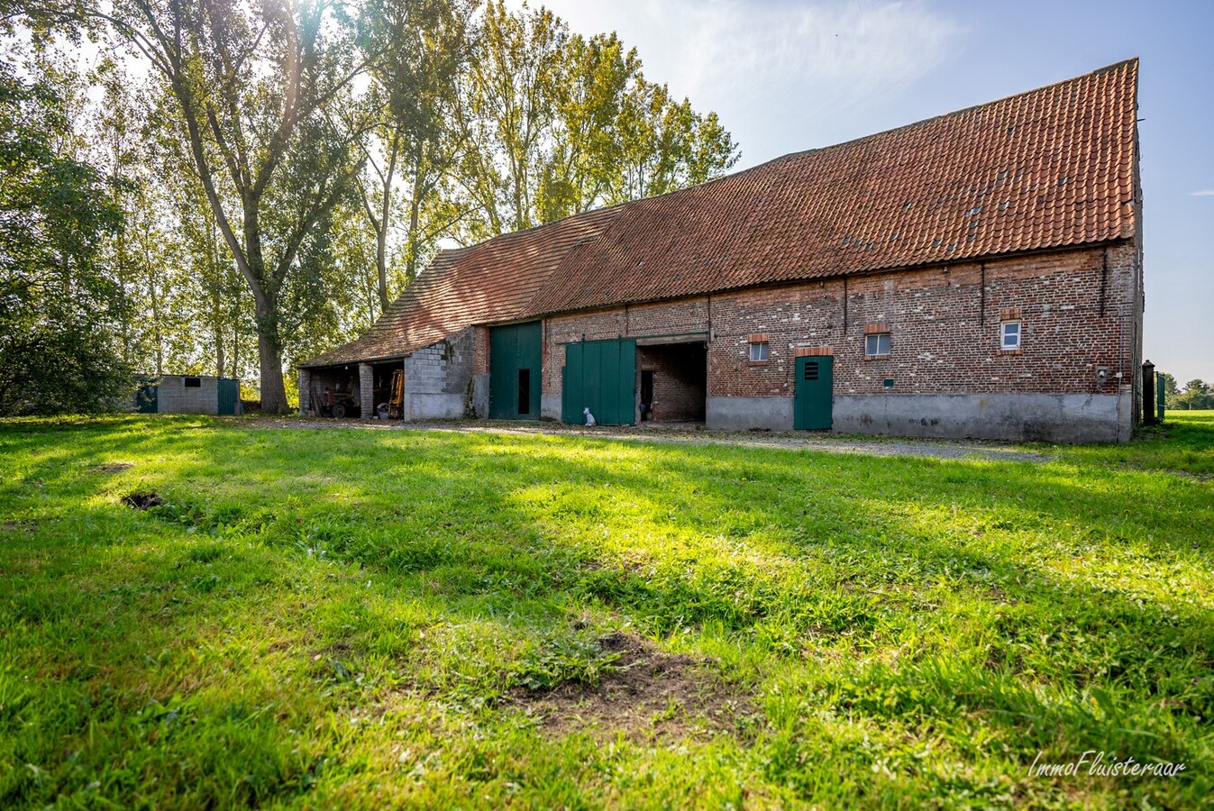 Idyllisch gelegen te renoveren hoeve te Deinze op ca. 6 ha 