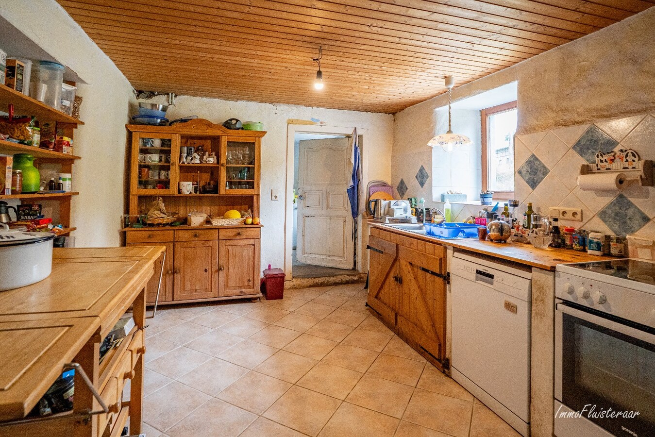 Interessant eigendom met paardenfaciliteiten omgeven door groen op ca. 43 are te Burg-Reuland (Luik) 