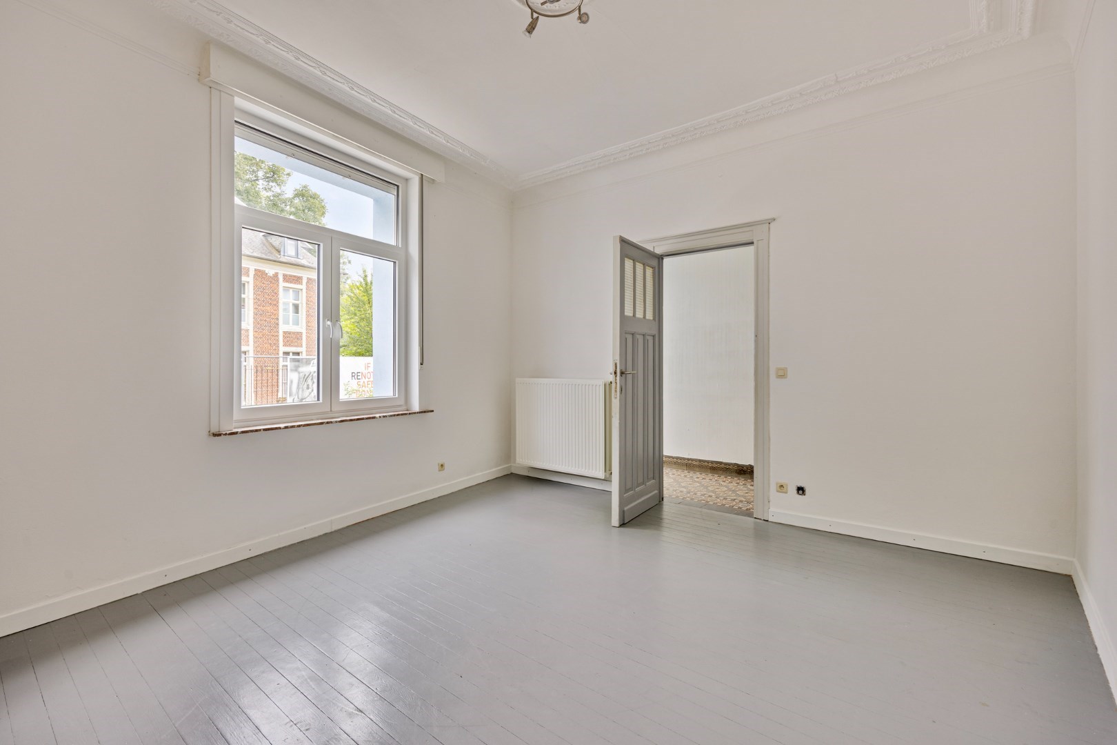 Woning met 3 slaapkamers, goede bereikbaarheid en veel winkels - EPC 188 kWh/m&#178; - bewoonbare oppervlakte 140 m&#178; 