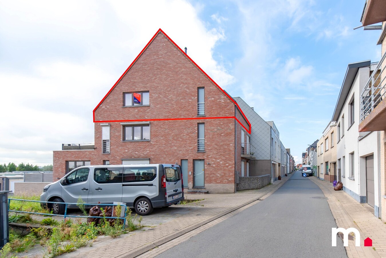 Instapklaar en zeer ruim en lichtrijk duplex-appartement 