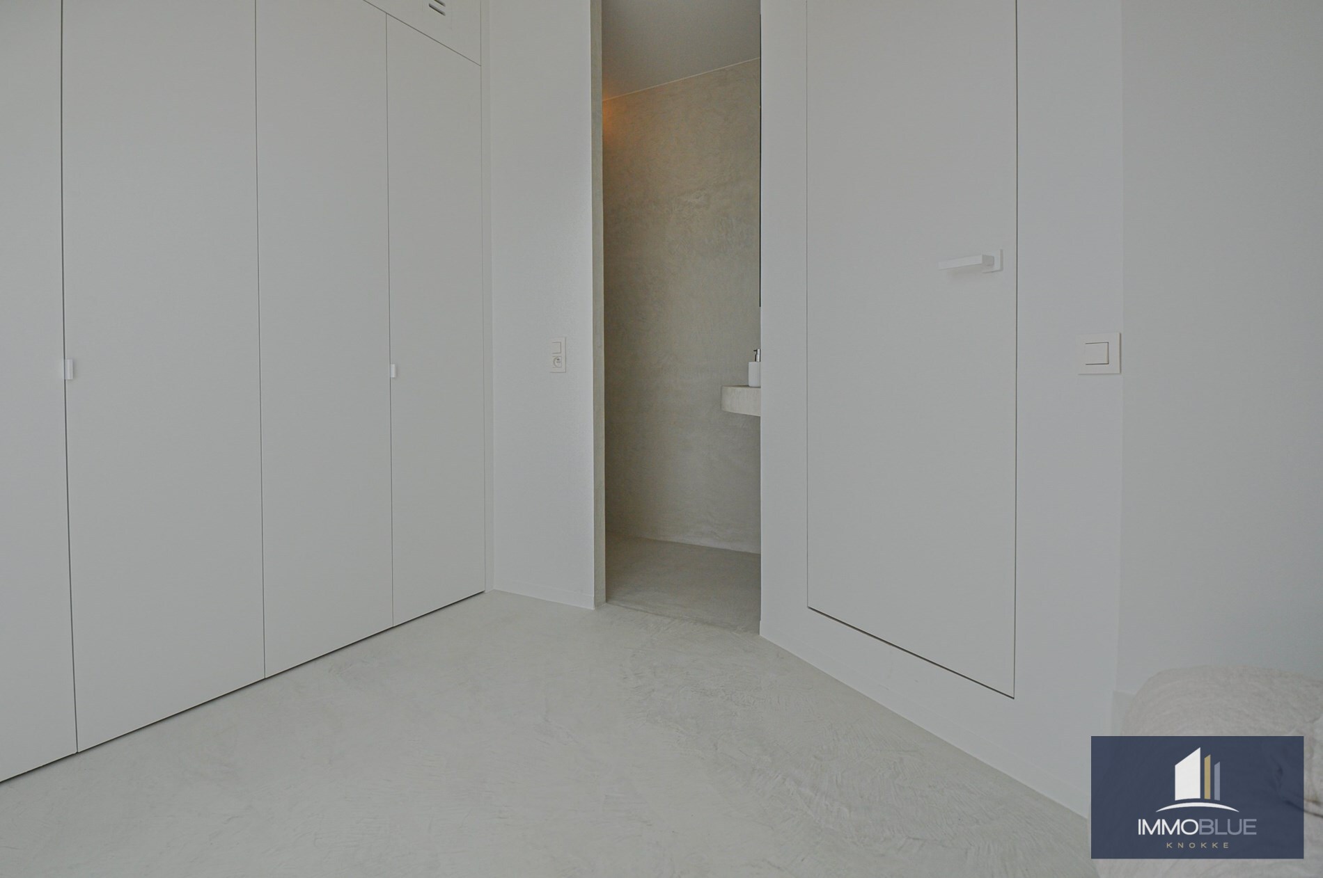 Volledig gerenoveerd appartement met een ruim zonneterras. 