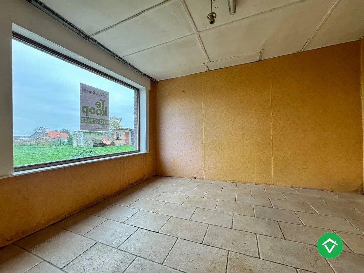 Rustig gelegen te renoveren woning in Torhout 