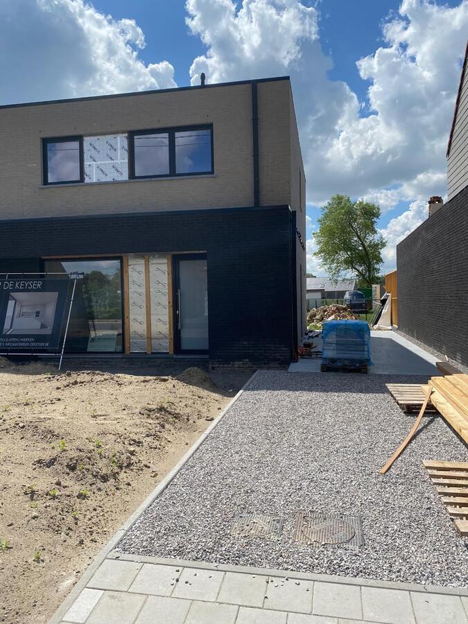 Nieuwbouwwoning met 3 slaapkamers en carport te Vladslo 