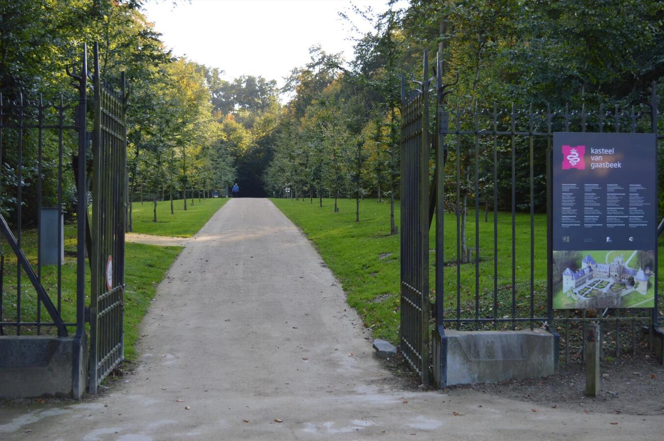 Hoeve met bijgebouwen op ca. 1,93ha te Lennik, Gaasbeek 