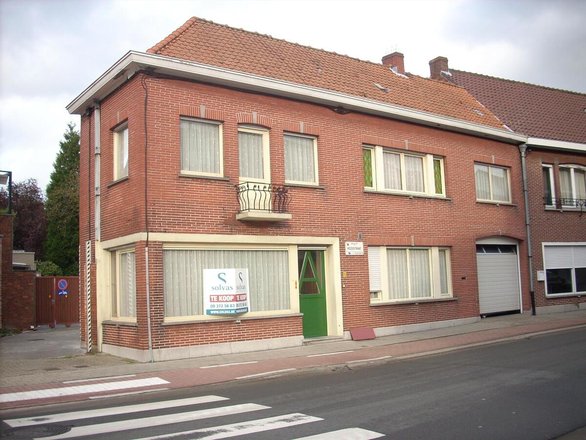 - VERKOCHT - Ruime woning in hartje rustgevend Ursel 