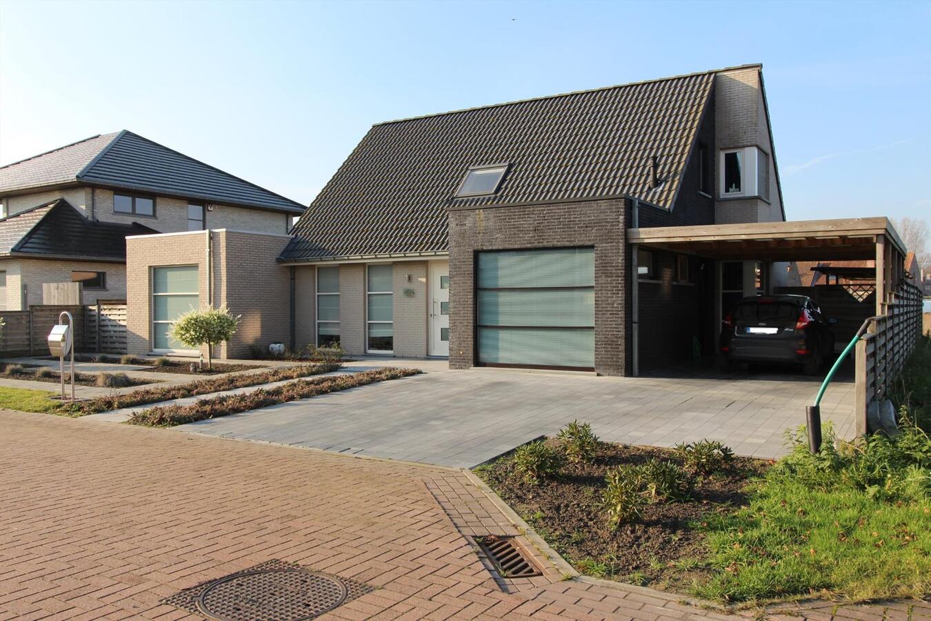 Alleenstaande woning met 5 slaapkamers te Koekelare 