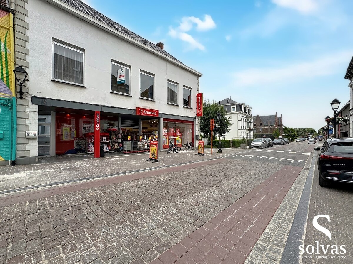 Ruim duplexappartement met terras en garage in centrum Zomergem 
