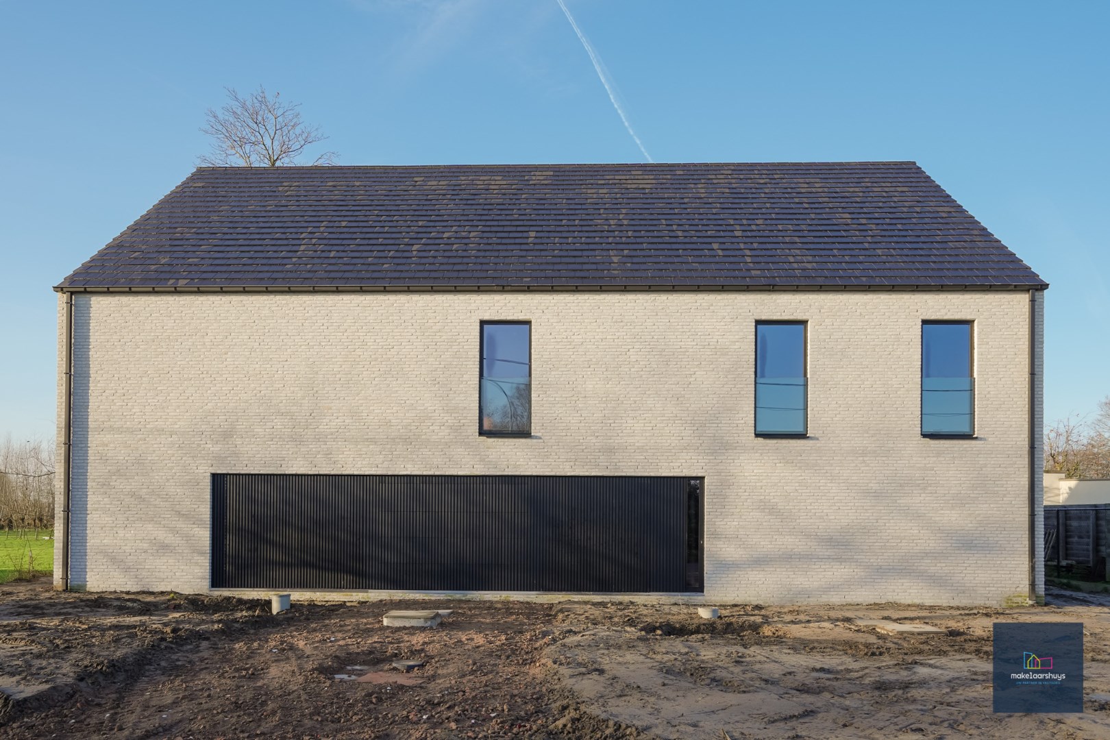 Halfopen casco villawoning met prachtig uitzicht en veel potentieel in Beervelde 