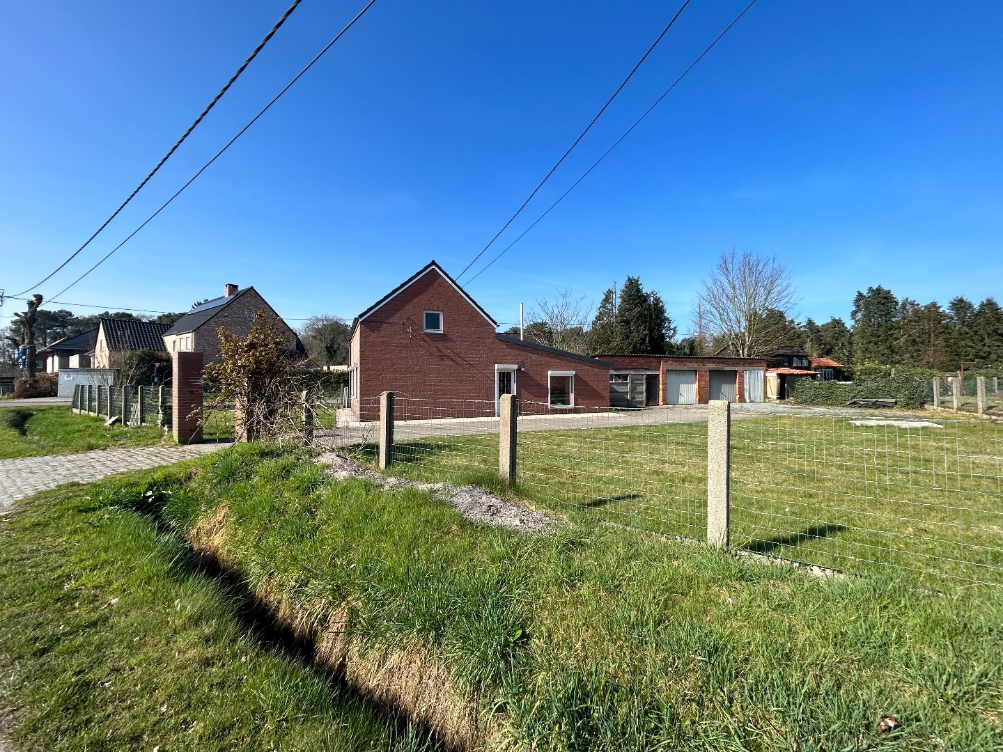 Te renoveren woning op een perceel van 1049 m&#178; in Geel 