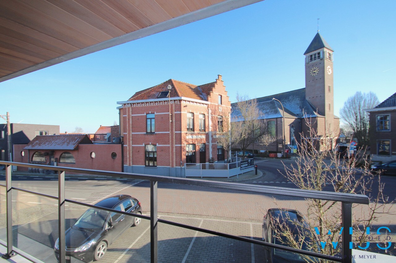 Instapklaar tweeslaapkamer appartement met 2 terrassen te Kluizen ! 