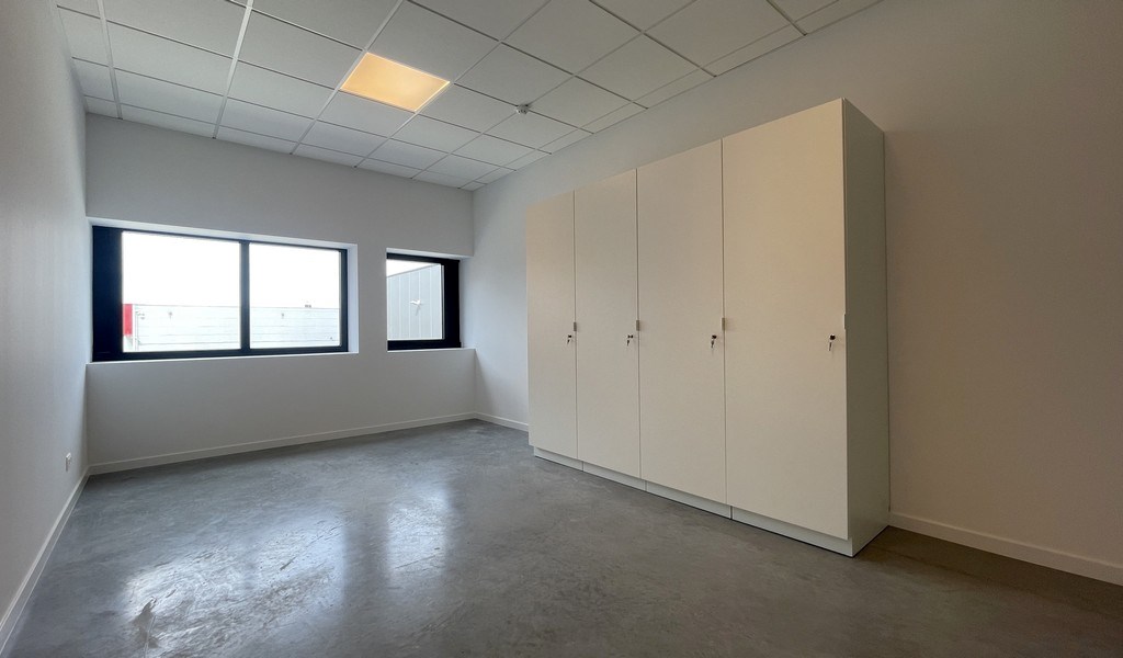 Magazijnen te huur vlakbij E313 in Geel