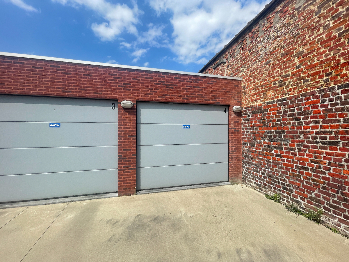 Afzonderlijke gemetste garage in het centrum van Roeselare 