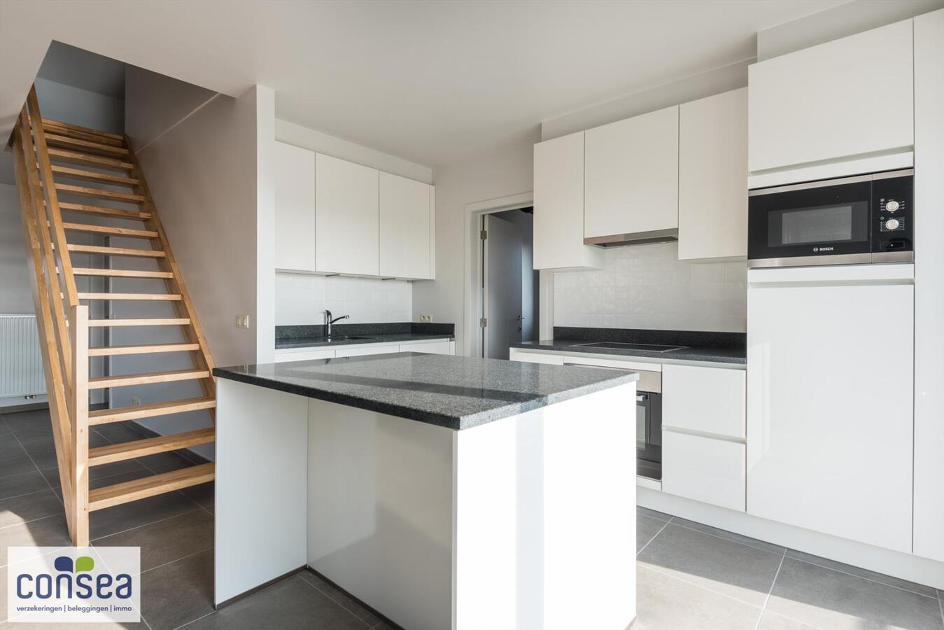 Instapklaar duplex appartement met 3 slaapkamers, inclusief parkeelplaats. 