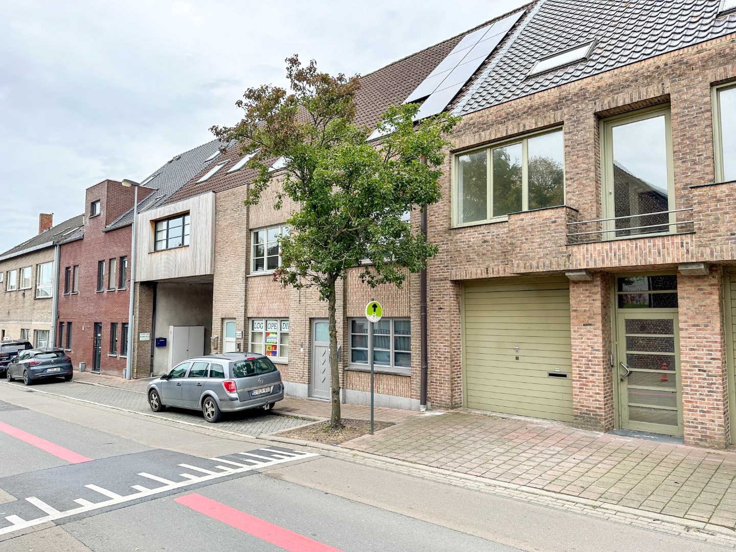 Ruime gezinswoning met 4 slpk, terras en garage, Handzame 