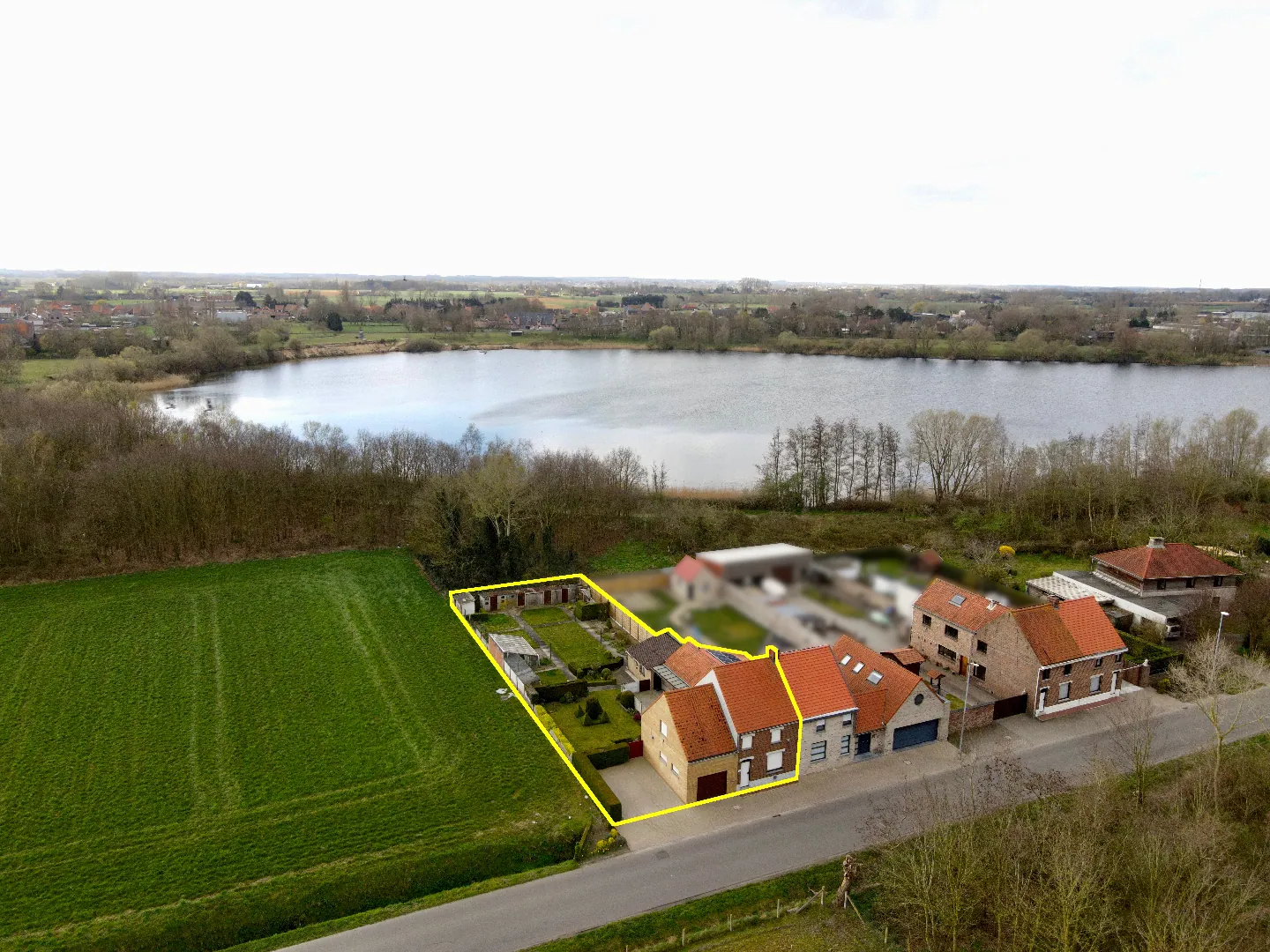 Te renoveren halfopen woning op 760m2 vlakbij natuurdomein De Hoge Dijken