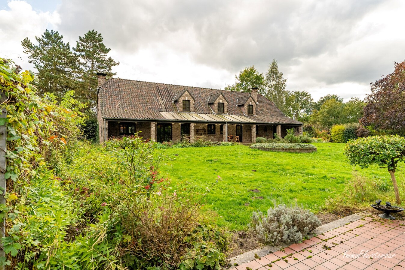 Rustig gelegen landhuis op 9.088 m2 te Balen 