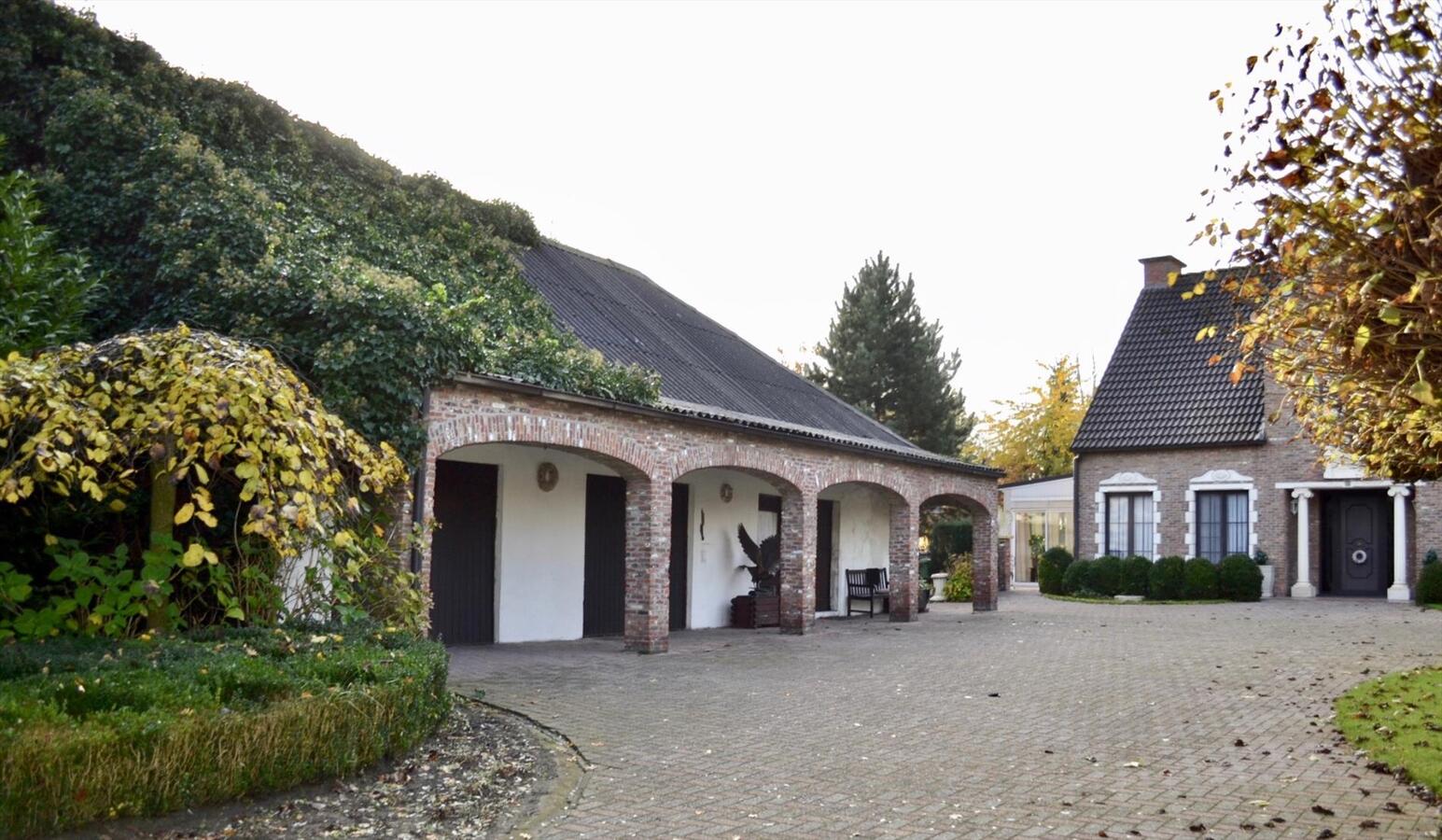 Landelijke woning met bijgebouw op ca. 2.154 m&#178; te Kruibeke (optie ca. 1,25 Ha grond) 