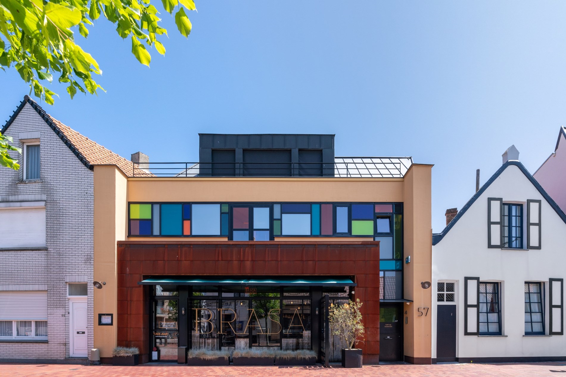 Handelspand te huur – Instapklaar restaurant (volledig uitgerust) in centrum Knokke. 