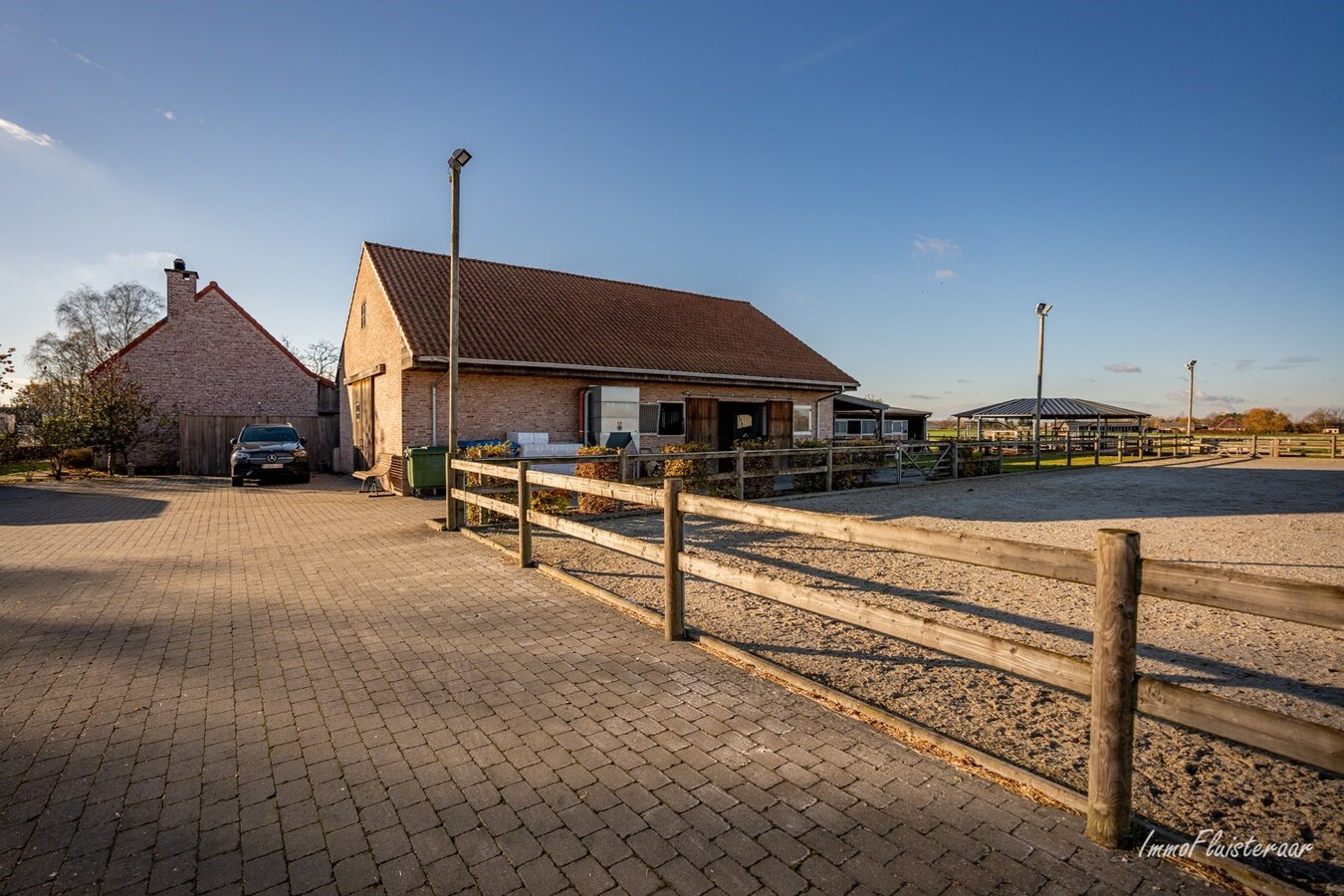 Exclusieve villa met paardenaccommodatie op ca. 1,3 ha te Sint-Katelijne-Waver 