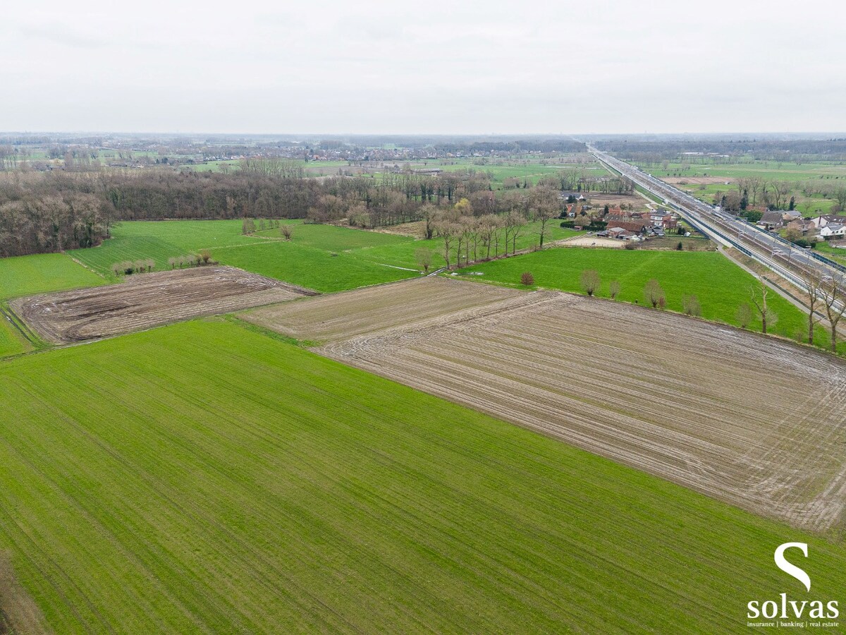 Ruime open bebouwing met tuin, garage en 4 slaapkamers in Aalter - Bouwjaar 1990, 187m&#178; bewoonbare oppervlakte 