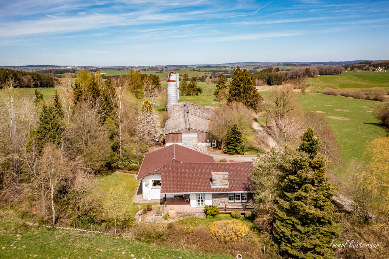 Woning met grote loods en weiland op ca. 9ha te Gr&#252;fflingen (Burg-Reuland/Luik) 