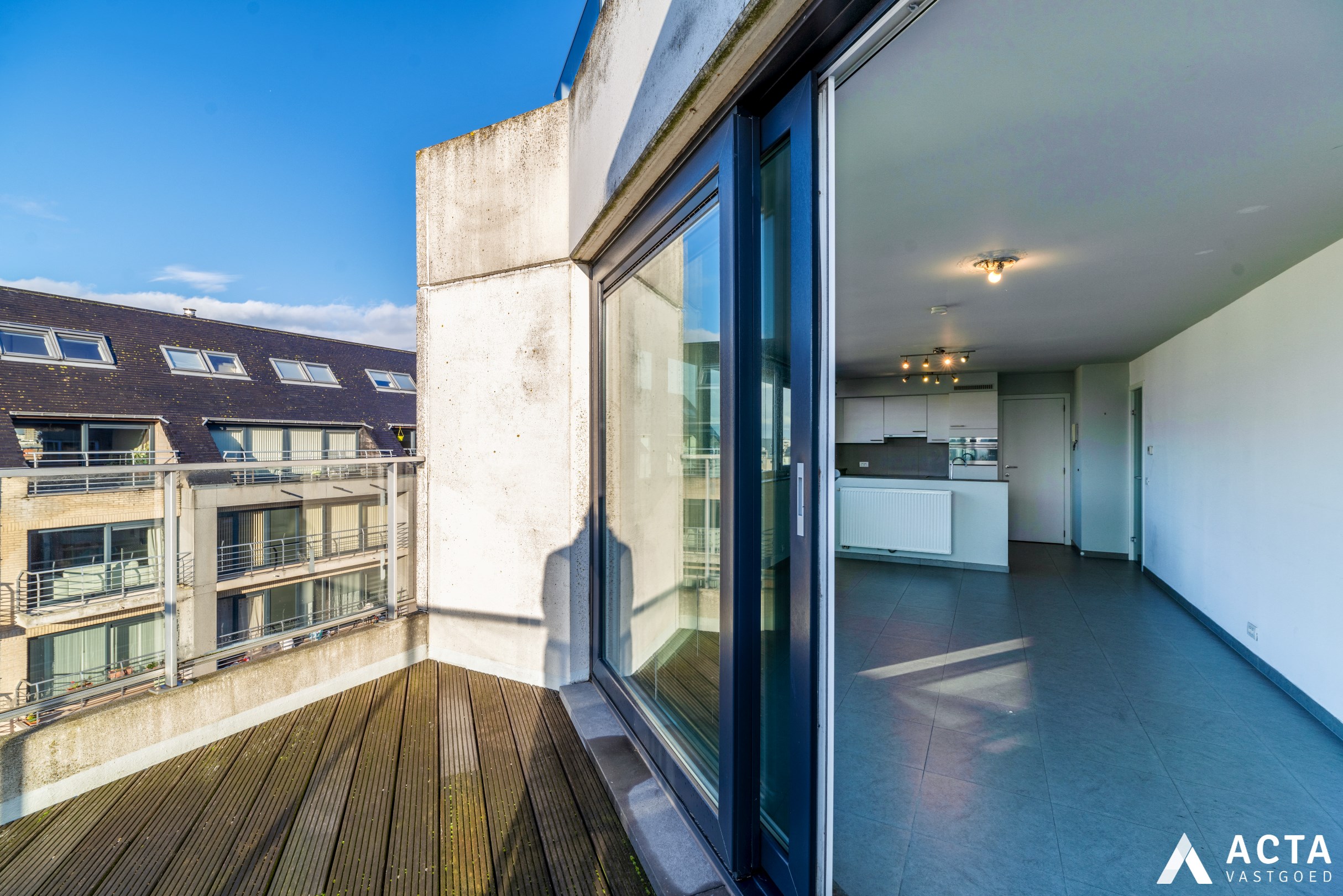 Instapklaar duplex appartement met grote terrassen! 