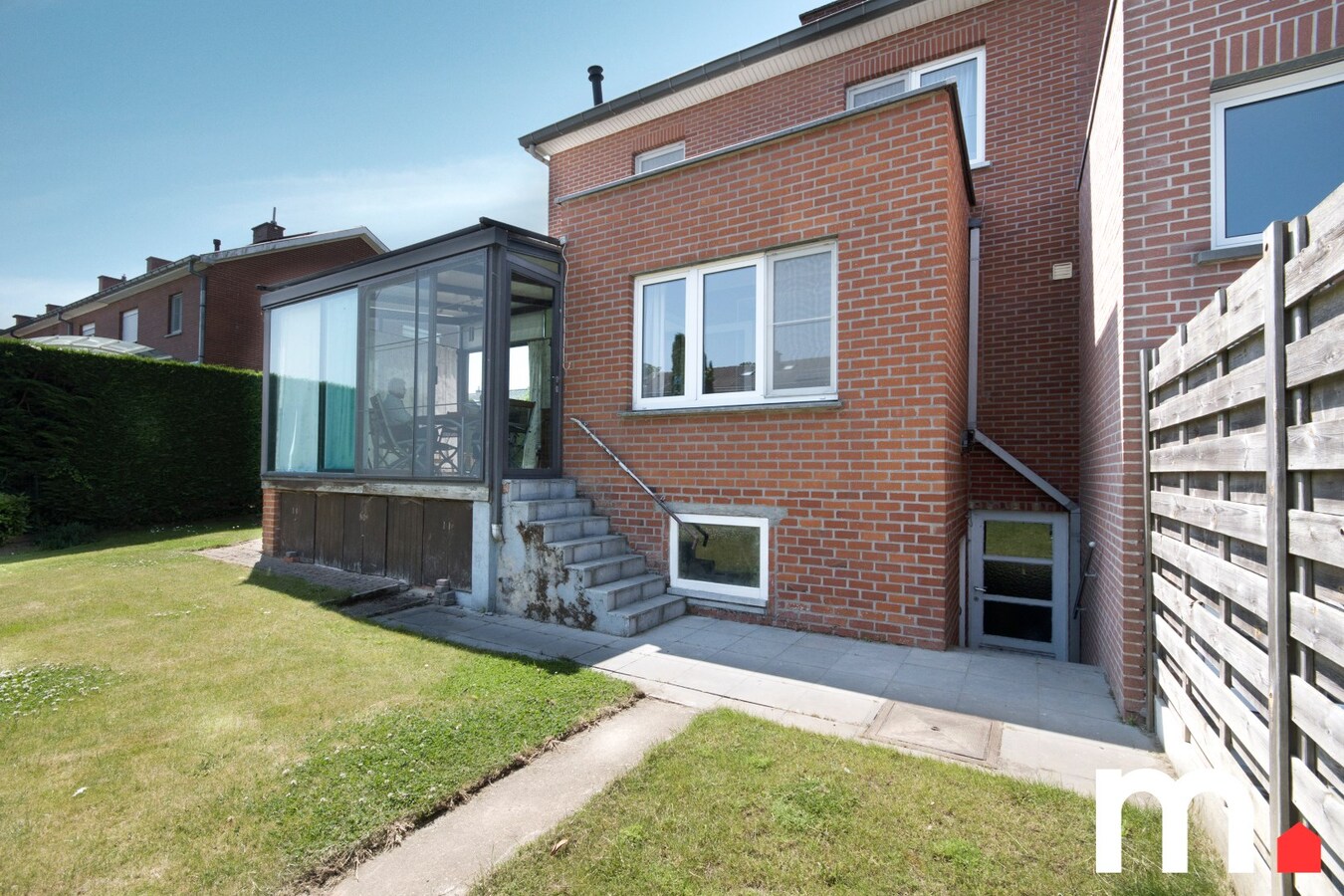 Halfopen kloeke woning met 3 slaapkamers en zonnige tuin in Heule. ! 