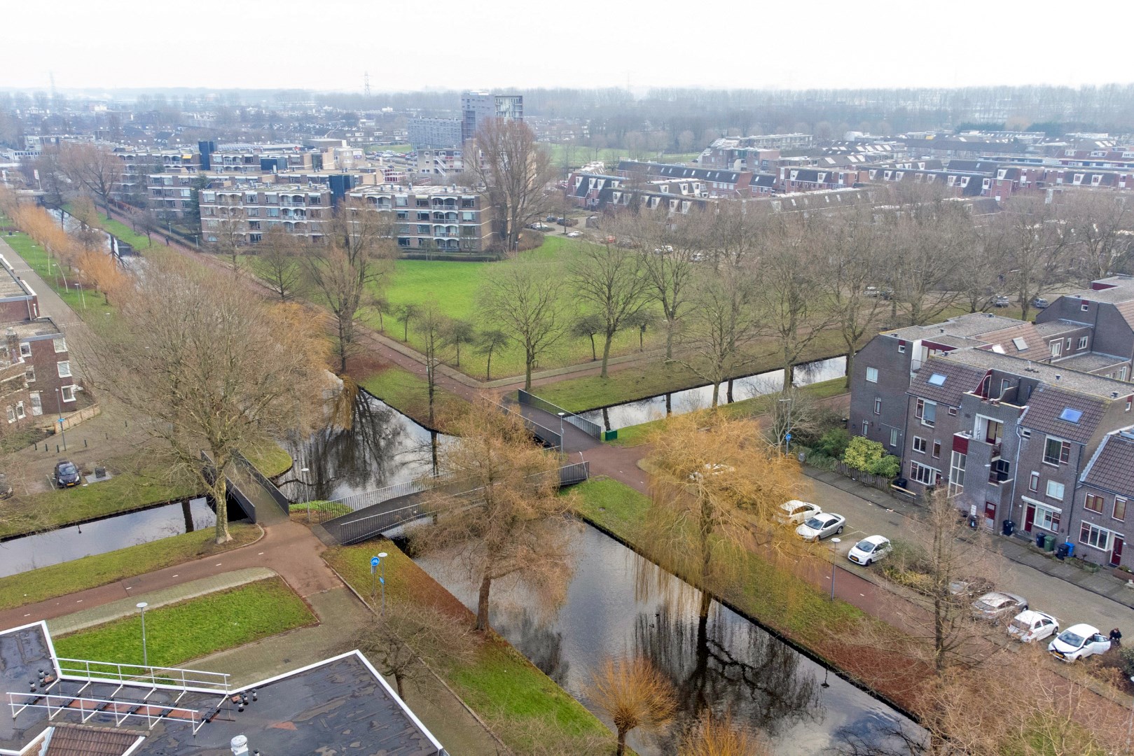 Deze 3 kamer maisonnette van 79 m2 woonplezier is zonder klussen te betrekken. 