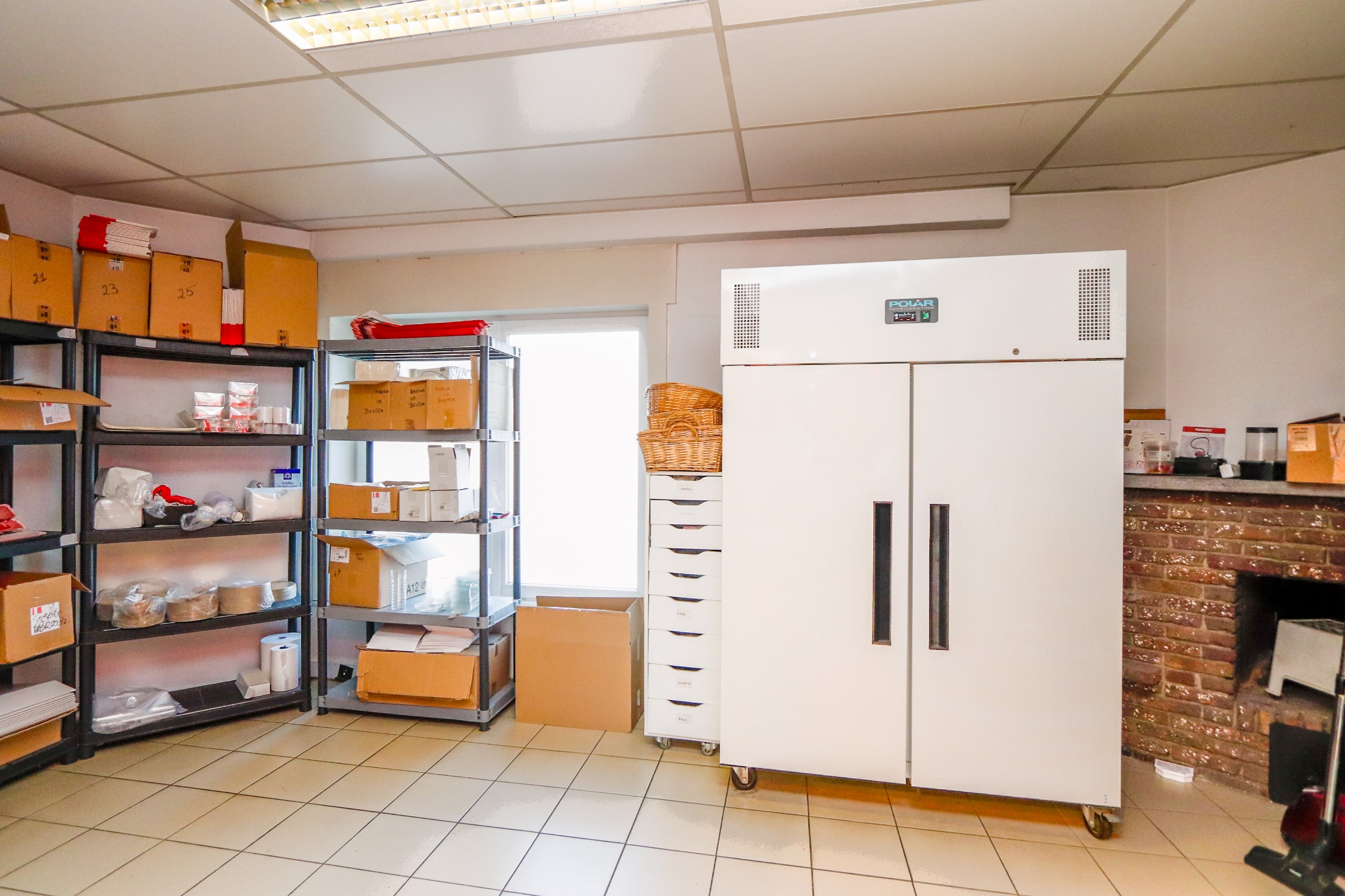 COMMERCIEEL GELEGEN HANDELSPAND 