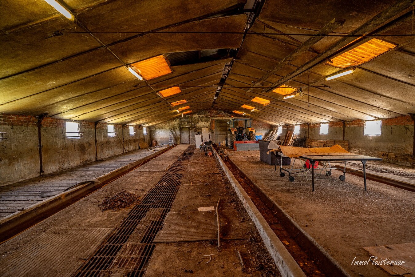 Maison situ&#233;e &#224; la campagne avec d&#233;pendances sur environ 4 hectares &#224; Bekkevoort (Brabant flamand) 