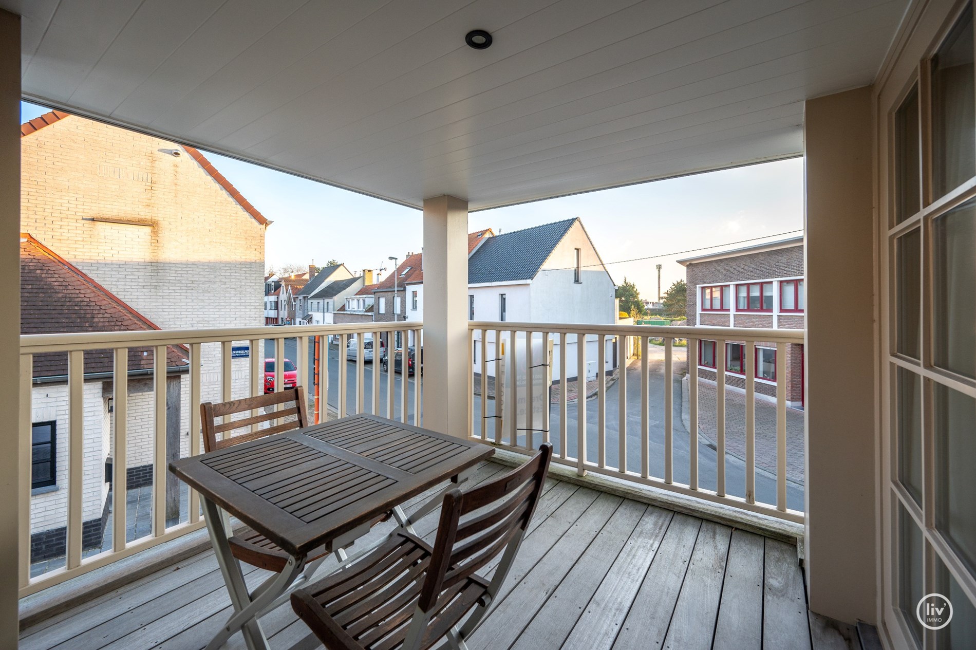 Appartement soign&#233; et contemporain avec une belle terrasse d&#39;angle orient&#233;e au sud, situ&#233; dans le vieux Knokke &#224; distance de marche du march&#233; aux l&#233;gumes de Knokke. 