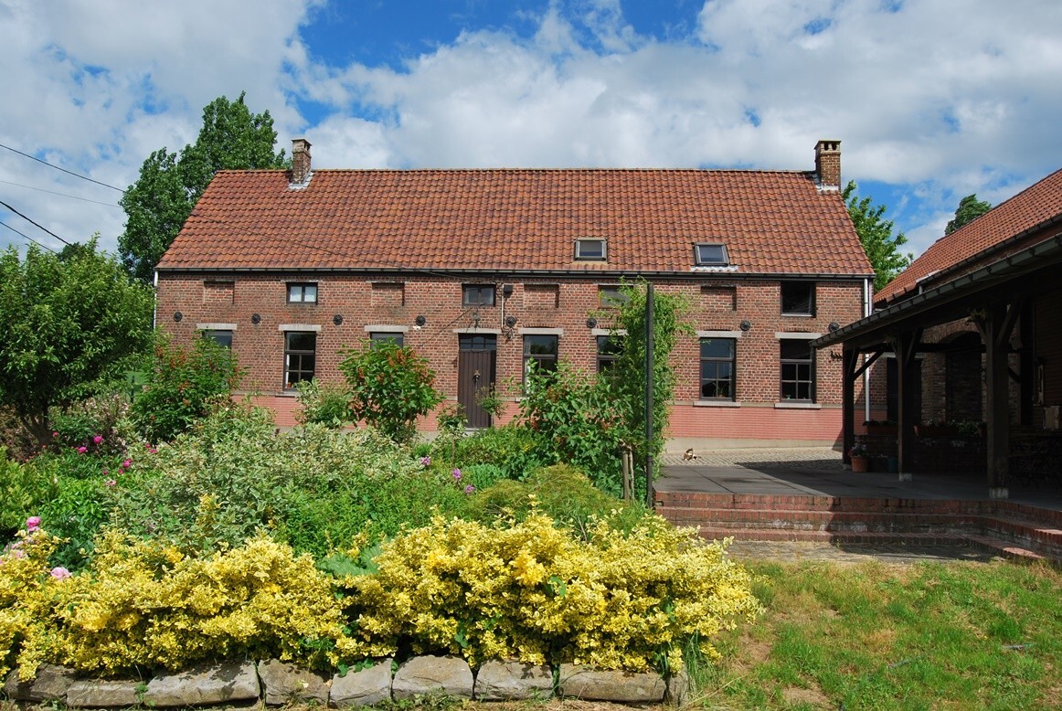 Charmante hoeve op ca. 1,1ha te Geraardsbergen 