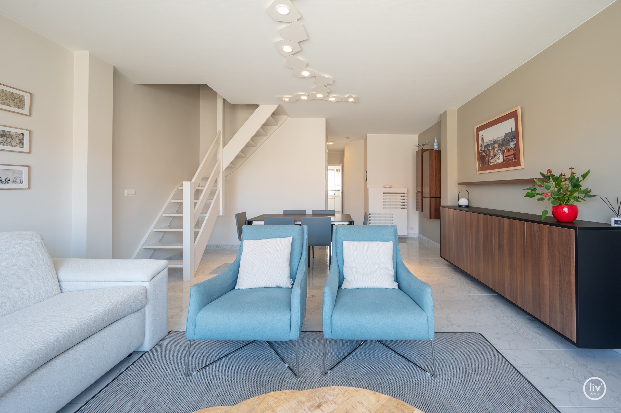 Appartement en duplex lumineux avec 2 grandes terrasses situ&#233; dans l&#39;avenue Paul Parmentier. 